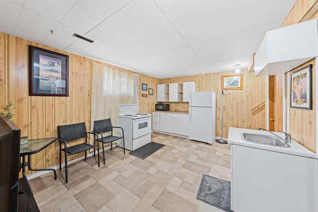 MLS® A2127353 - 207 5 Avenue SE   in NONE Manning, Residential