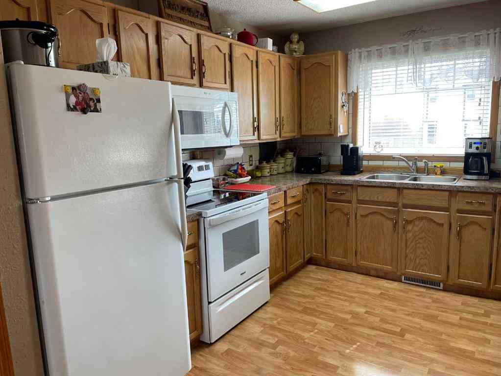 MLS® A2135753 - 10929 114 Street   in NONE Fairview, Residential