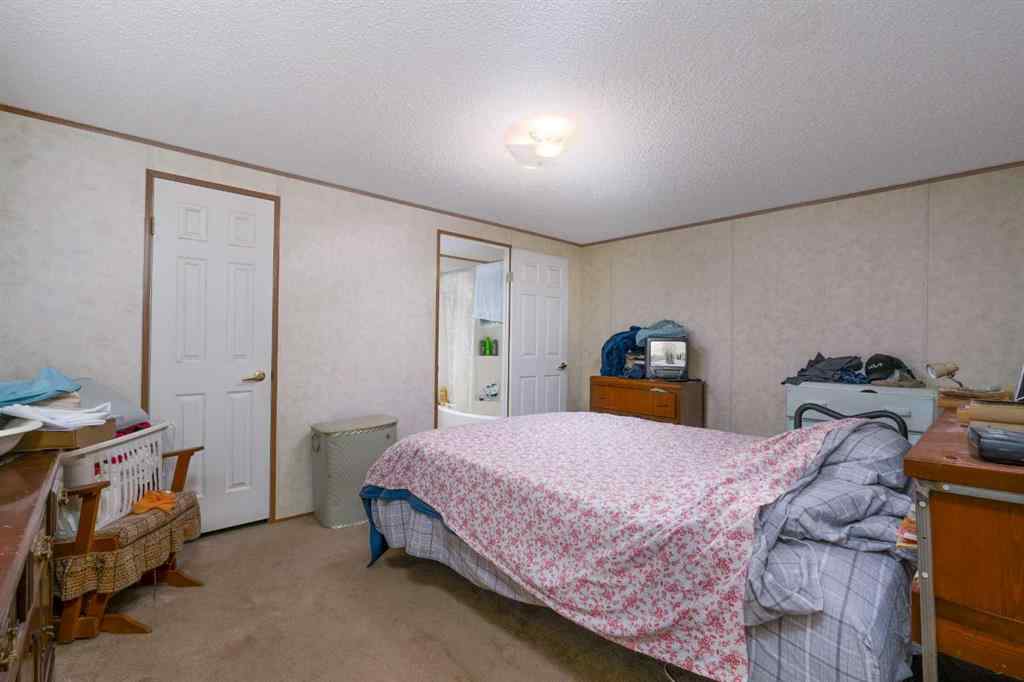 MLS® A2136707 - 5140 52 Avenue  in Viking Viking, Mobile