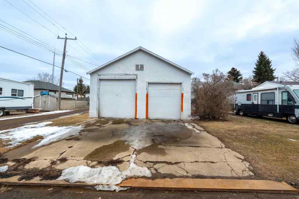 MLS® A2136707 - 5140 52 Avenue  in Viking Viking, Mobile
