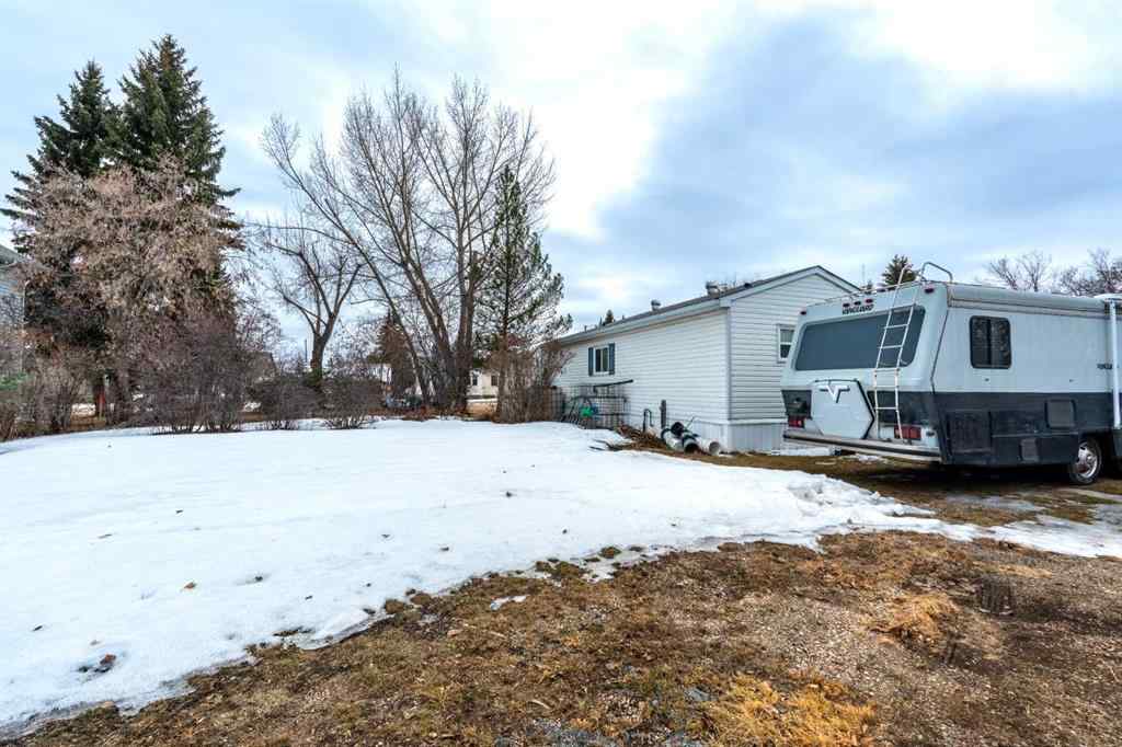 MLS® A2136707 - 5140 52 Avenue  in Viking Viking, Mobile
