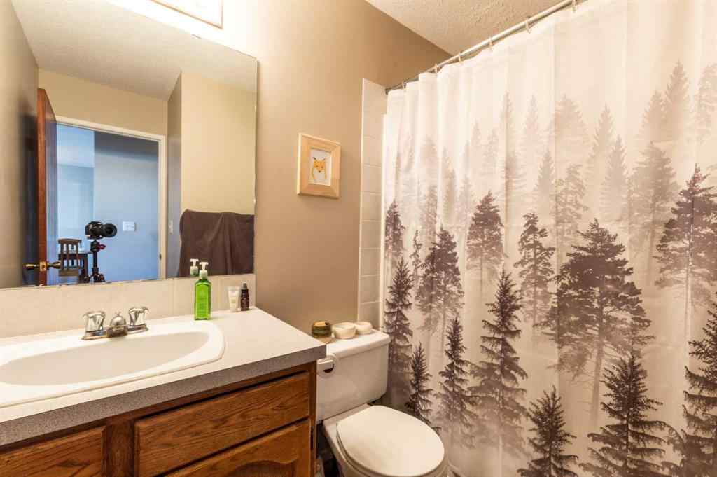 MLS® A2142005 - 4814 49 Street  in Downtown East Stettler, Commercial