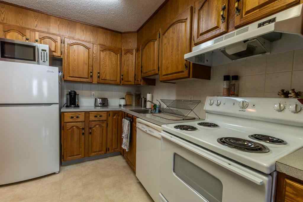 MLS® A2142005 - 4814 49 Street  in Downtown East Stettler, Commercial