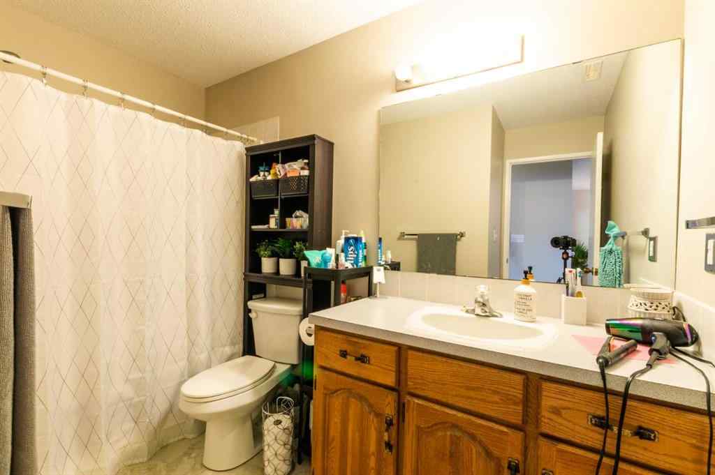 MLS® A2142005 - 4814 49 Street  in Downtown East Stettler, Commercial