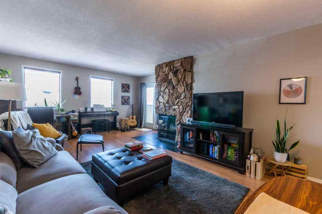 MLS® A2142005 - 4814 49 Street  in Downtown East Stettler, Commercial