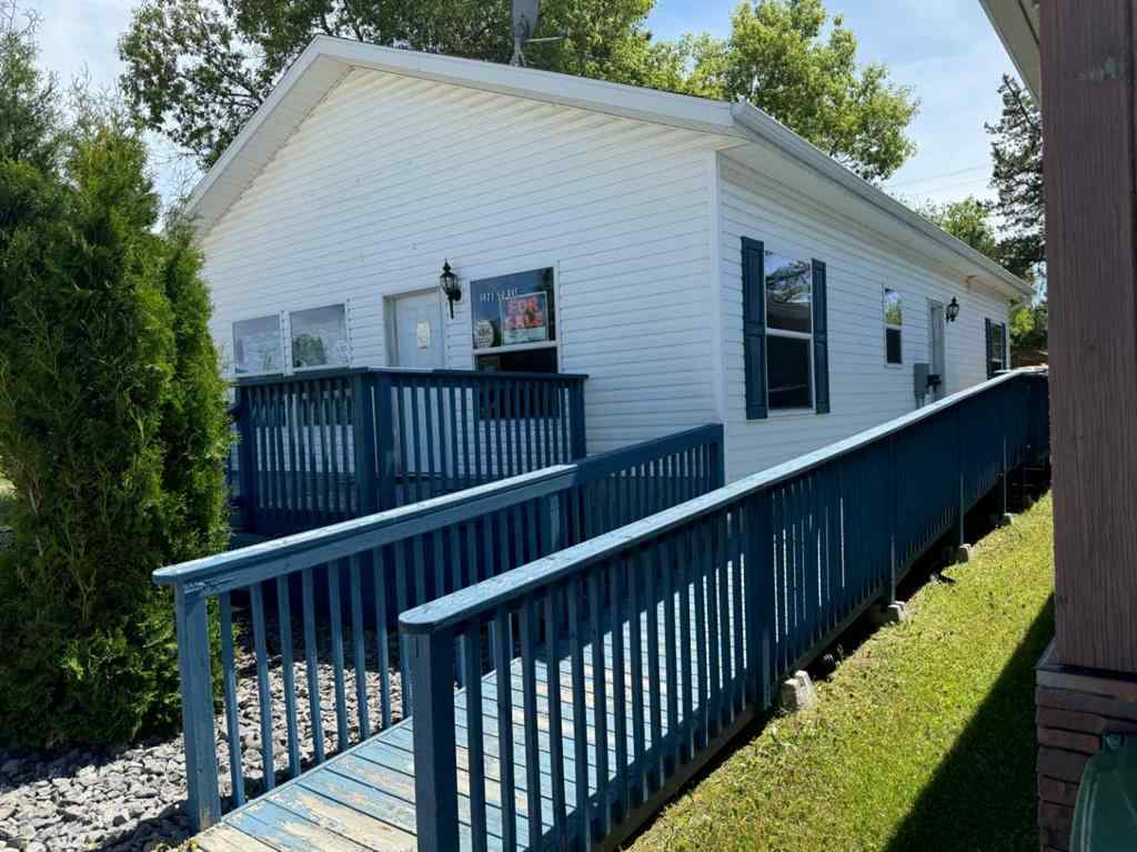 MLS® A2145842 - 5023 50 Avenue  in Breton Breton, Commercial