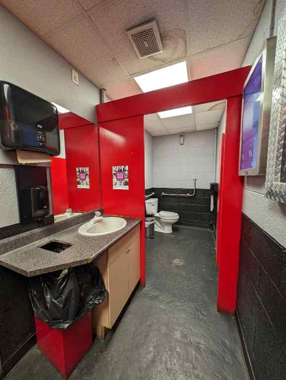 MLS® A2148389 - 710 Gershaw Drive SW in SW Hill Medicine Hat, Commercial
