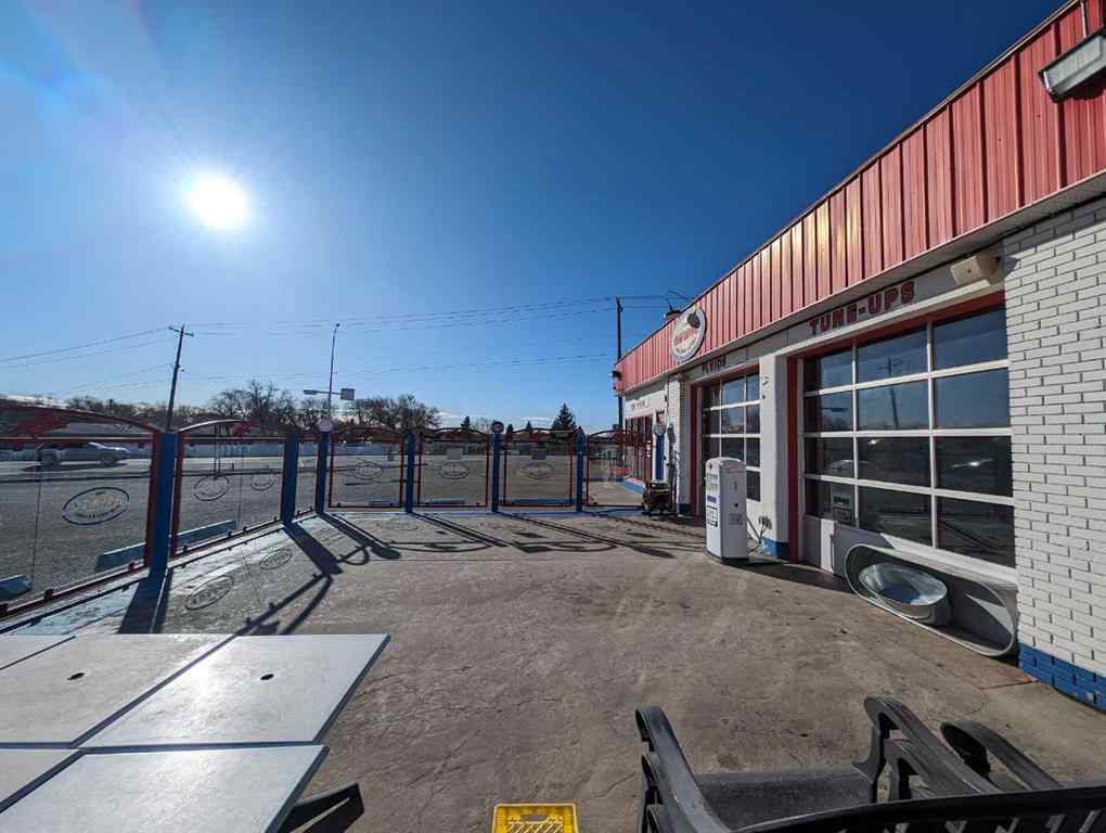 MLS® A2148416 - 710 Gershaw Drive SW in SW Hill Medicine Hat, Commercial