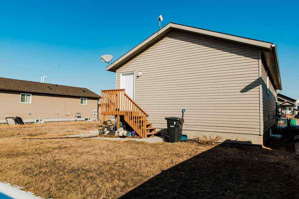 MLS® A2149201 9615 113 Avenue Clairmont, Alberta, T8X5C2