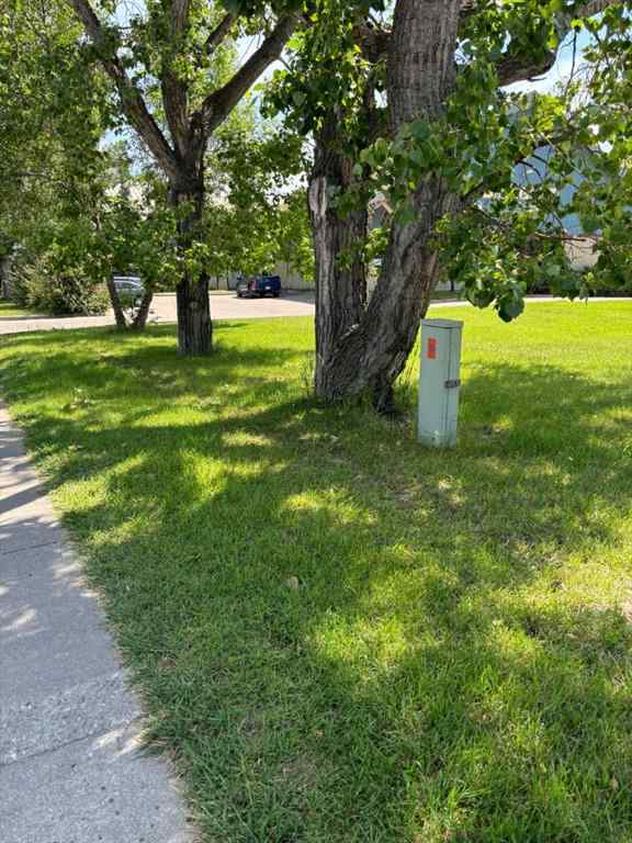 MLS® A2150001 - 313 FIRST Street E in East End Cochrane, Commercial