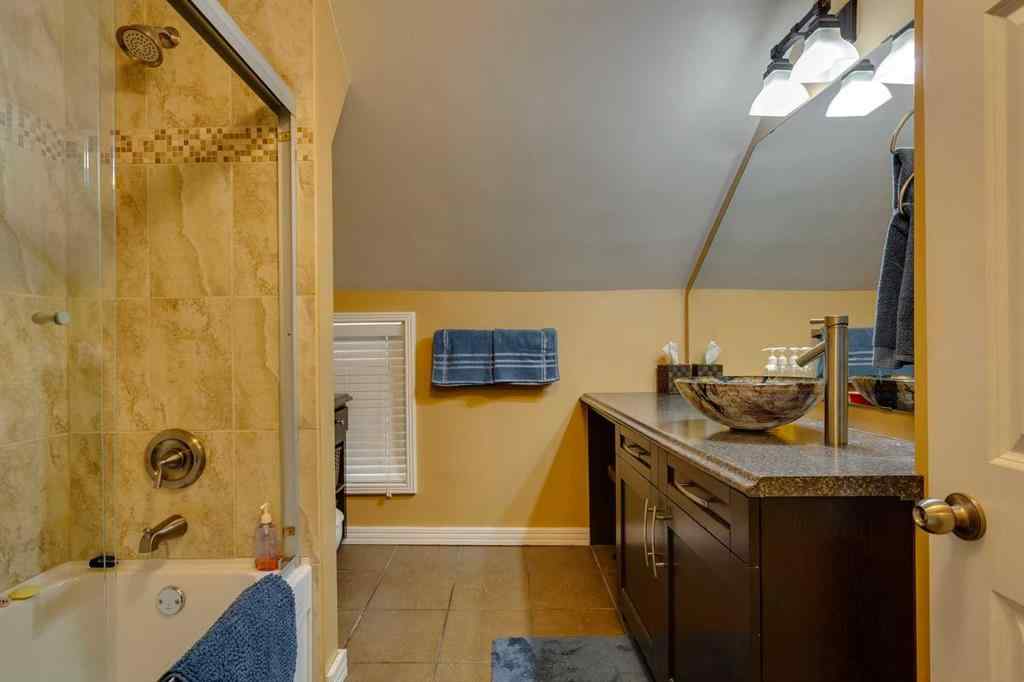 MLS® A2150026 - 102 Railway Avenue E in NONE Carseland, Residential