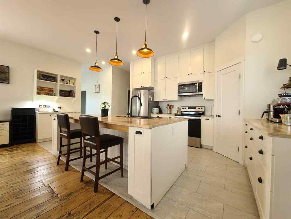 MLS® A2150708 - 10006 100 Street  in Northern Sunrise County Nampa, Residential
