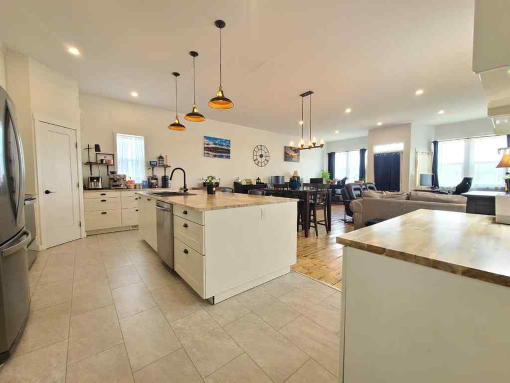 MLS® A2150708 - 10006 100 Street  in Northern Sunrise County Nampa, Residential