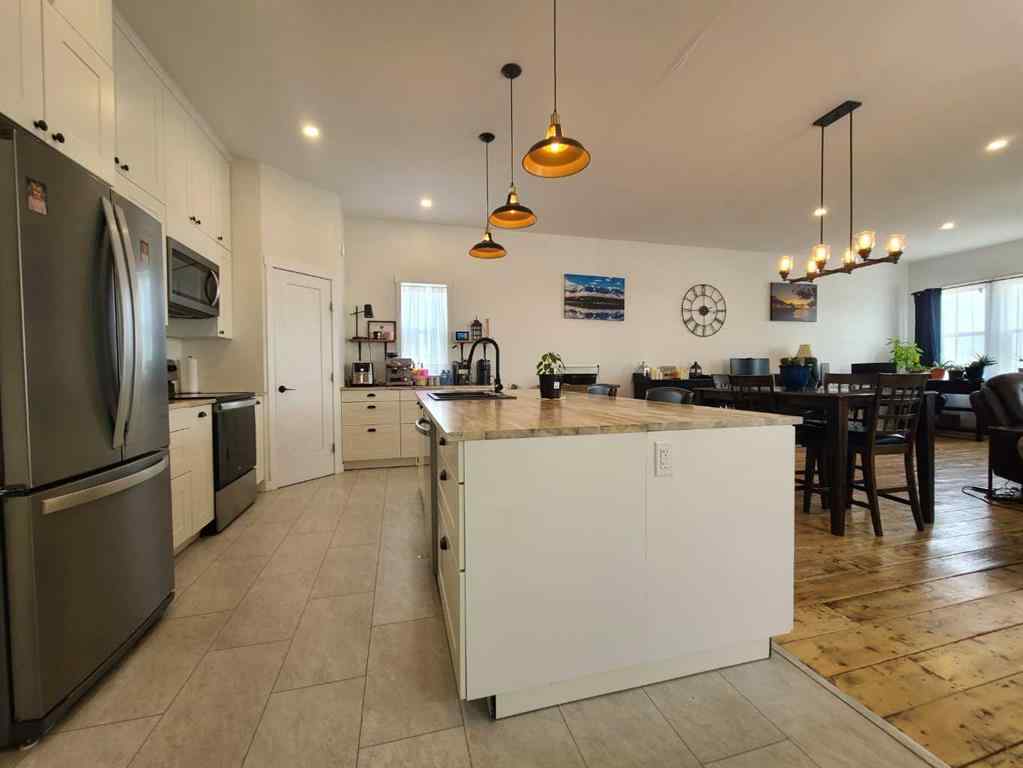 MLS® A2150708 - 10006 100 Street  in Northern Sunrise County Nampa, Residential