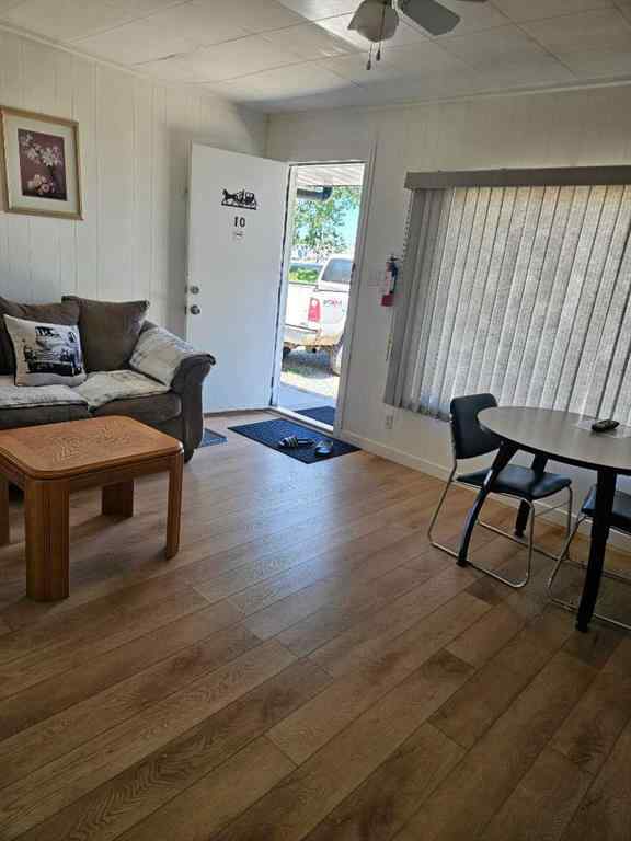 MLS® A2154711 - 115 2 Street SE in NONE Vulcan, Commercial