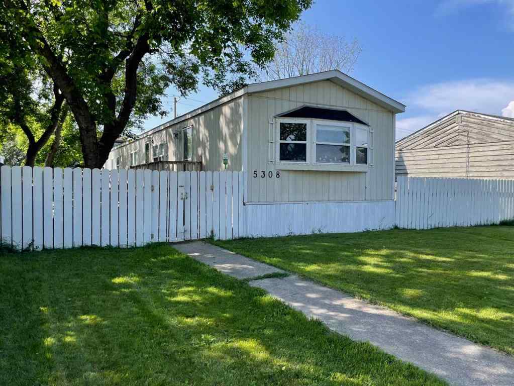 MLS® A2157245 - 5308 46 Street  in NONE Whitecourt, Residential