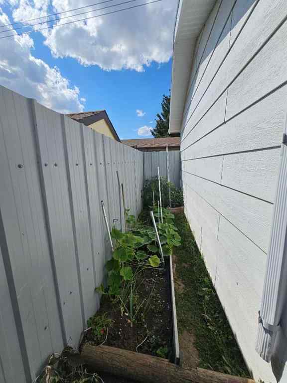 MLS® A2158988 - 437 Main Street  in NONE Milk River, Residential