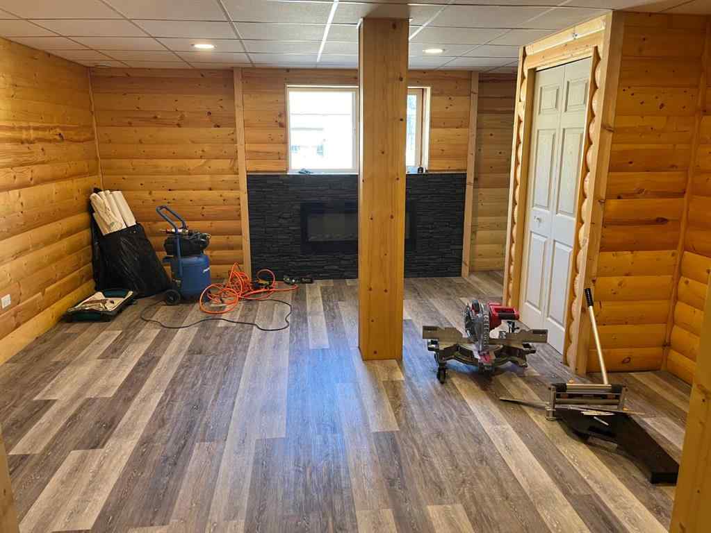 MLS® A2159764 - 5115 & 5117 50 Avenue  in NONE Caroline, Commercial