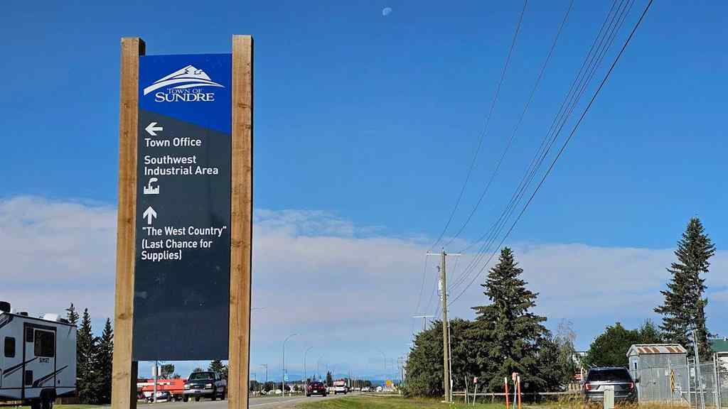 MLS® A2160129 - 716 Main Avenue W in NONE Sundre, Land