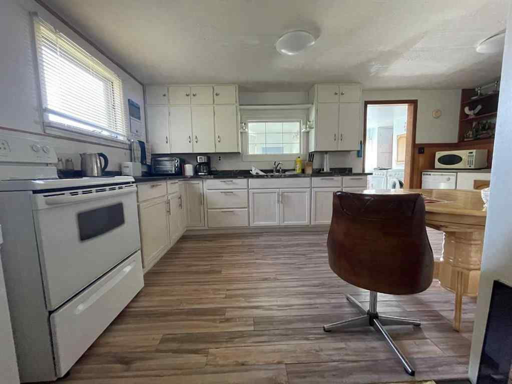 MLS® A2162946 - 4631 51 Street  in Mannville Mannville, Residential