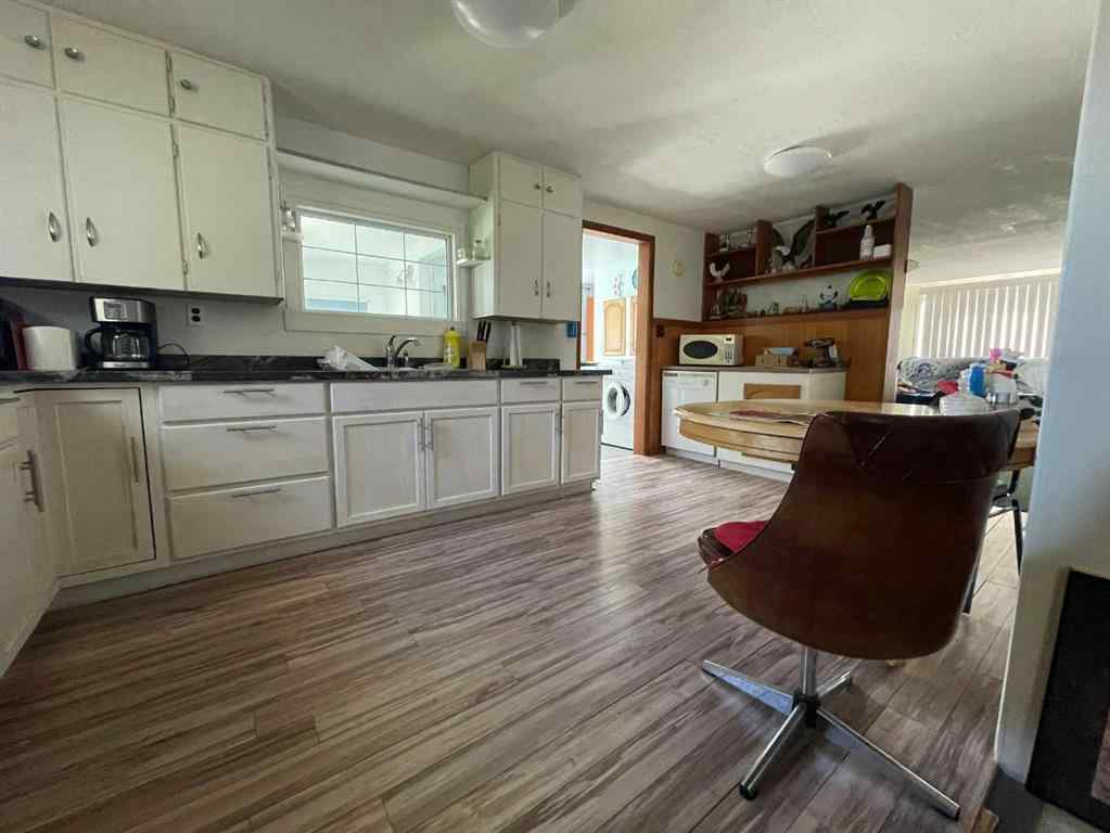 MLS® A2162946 - 4631 51 Street  in Mannville Mannville, Residential