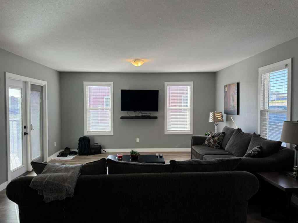 MLS® A2162951 - 1048 Elk Avenue  in NONE Pincher Creek, Commercial