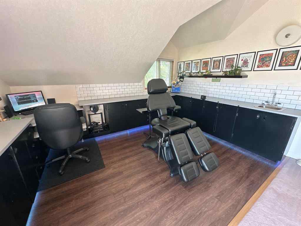 MLS® A2164987 - 11905 91 Street  in Rosedale Peace River, Residential