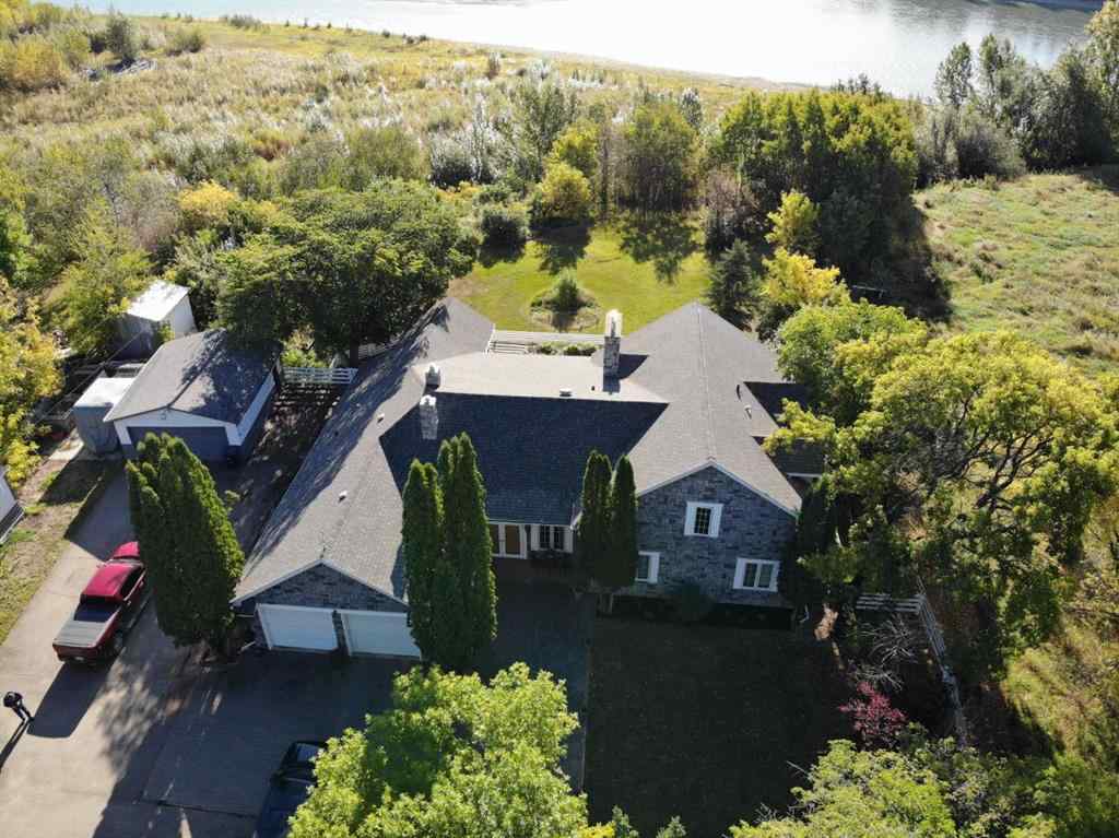 MLS® A2164987 - 11905 91 Street  in Rosedale Peace River, Residential