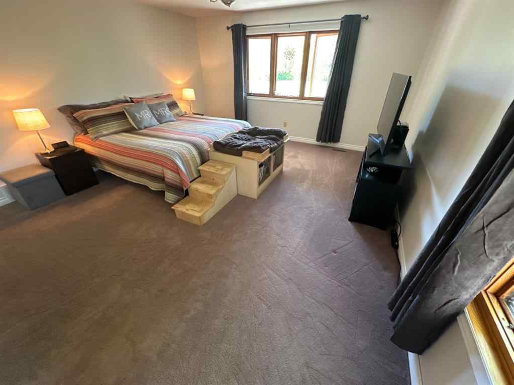 MLS® A2164987 - 11905 91 Street  in Rosedale Peace River, Residential
