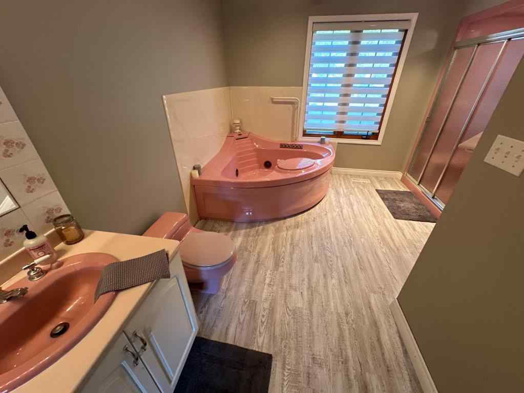 MLS® A2164987 - 11905 91 Street  in Rosedale Peace River, Residential