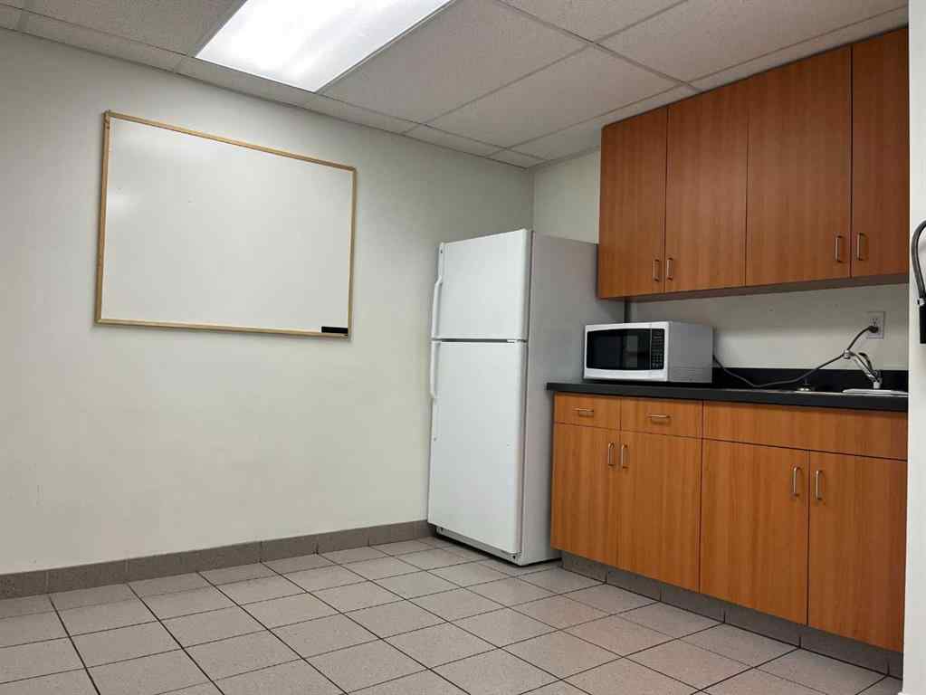 MLS® A2167935 - 1450 Strachan Road SE in Southland Medicine Hat, Commercial