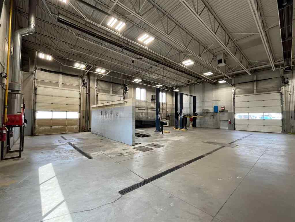 MLS® A2167935 - 1450 Strachan Road SE in Southland Medicine Hat, Commercial