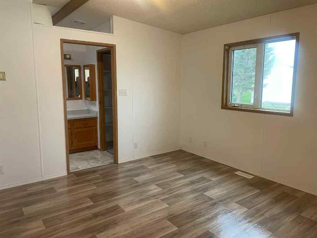 MLS® A2167993 - 7802 97 Avenue  in Cheviot Heights MHP Peace River, Mobile