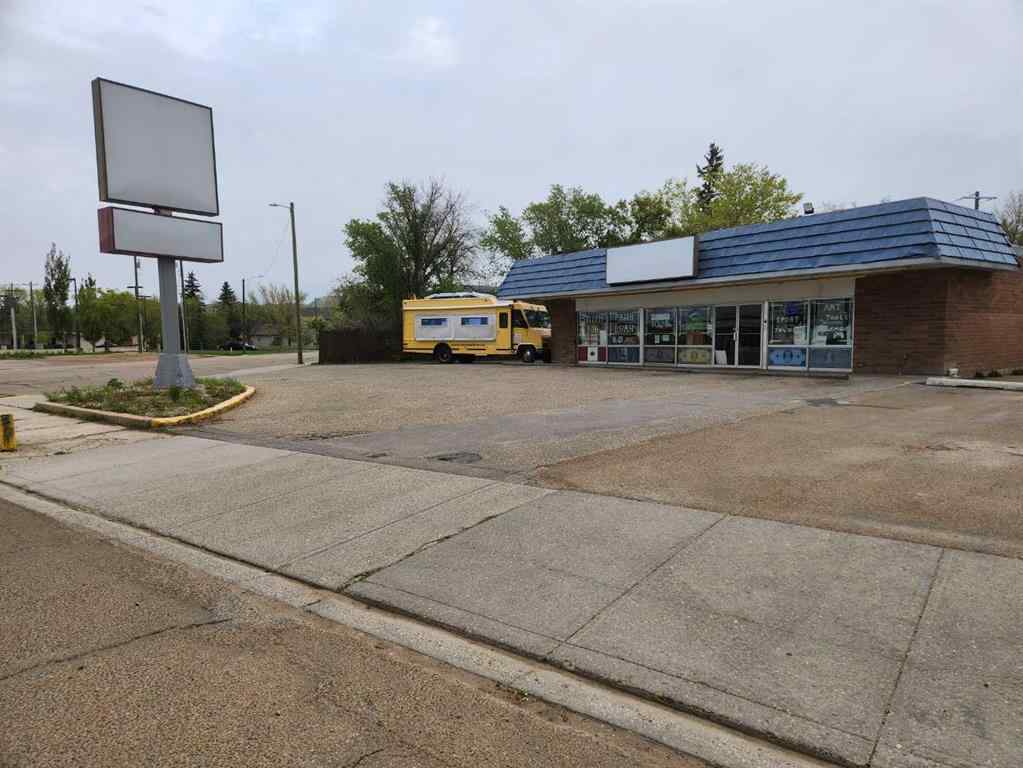 MLS® A2168620 - 208 Railway Avenue E in Downtown Drumheller Drumheller, Commercial