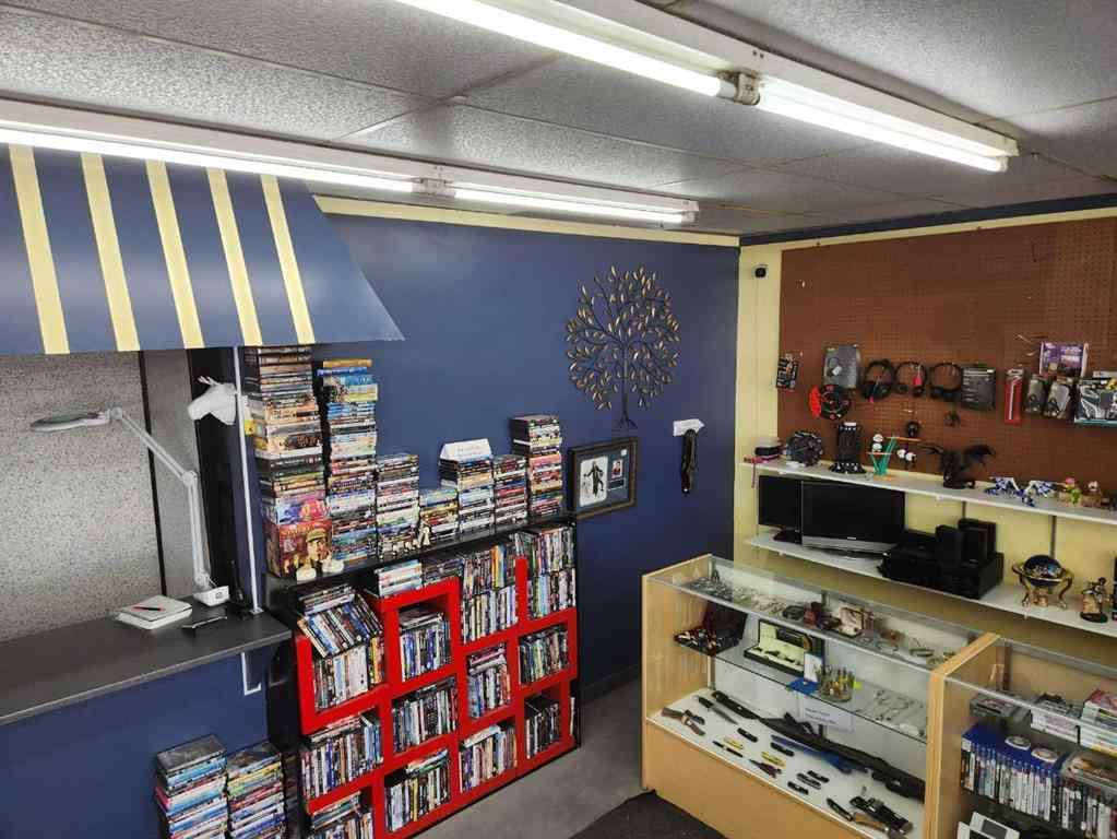 MLS® A2168620 - 208 Railway Avenue E in Downtown Drumheller Drumheller, Commercial