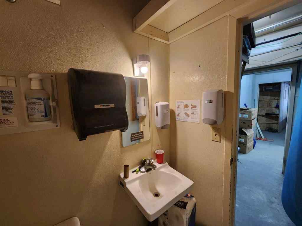 MLS® A2168620 - 208 Railway Avenue E in Downtown Drumheller Drumheller, Commercial