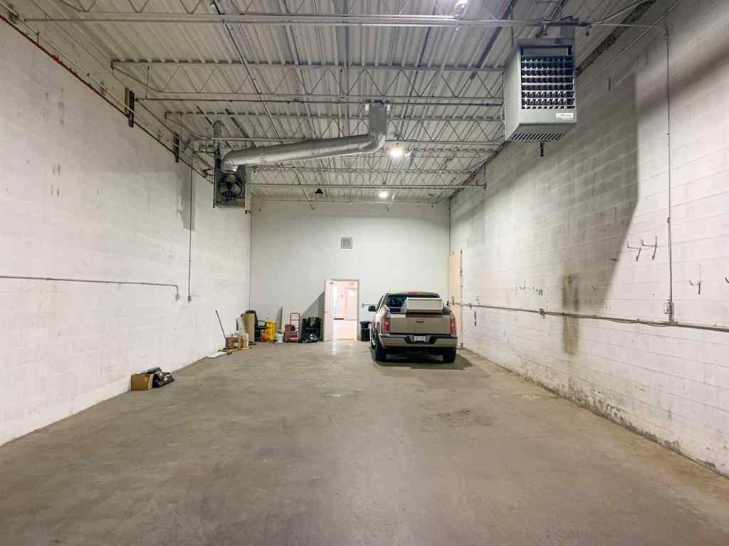 MLS® A2169809 - 4135 Edmonton Trail NE in Greenview Industrial Park Calgary, Commercial