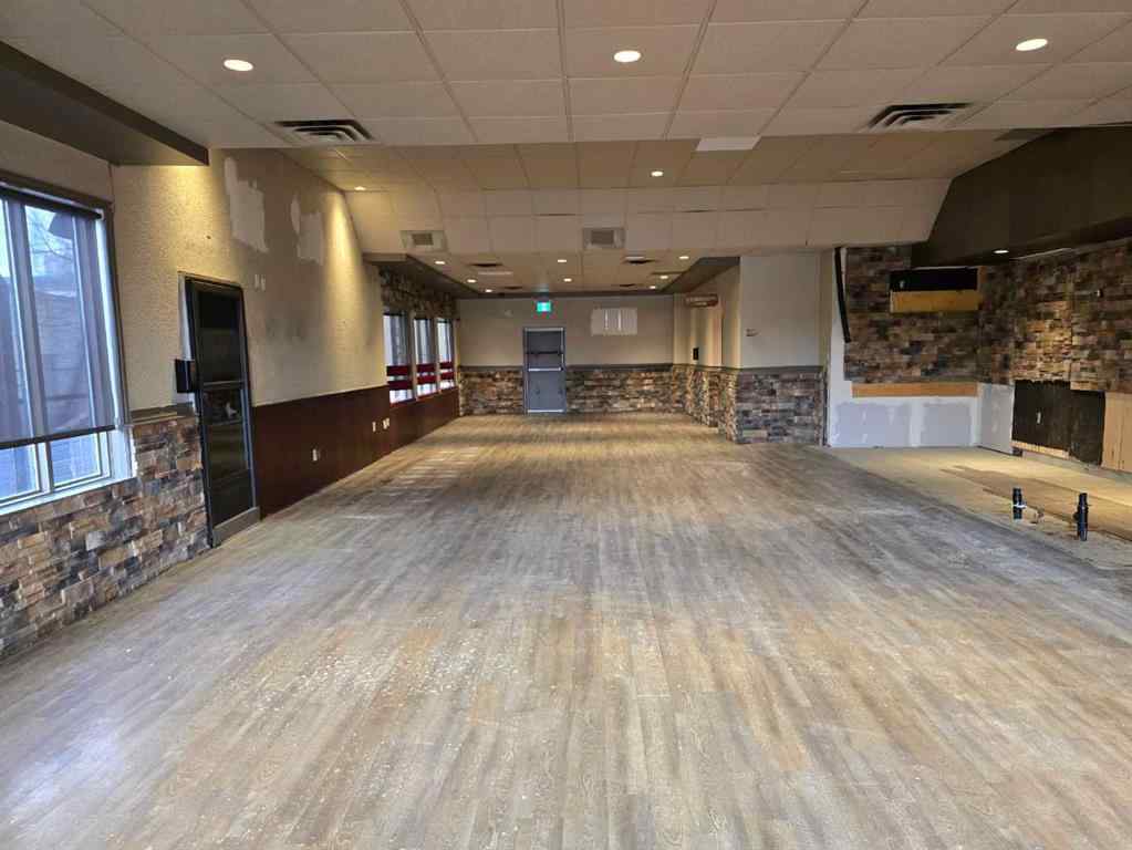 MLS® A2169950 - 528 2 Avenue SE in Edmonton Trail Airdrie, Commercial