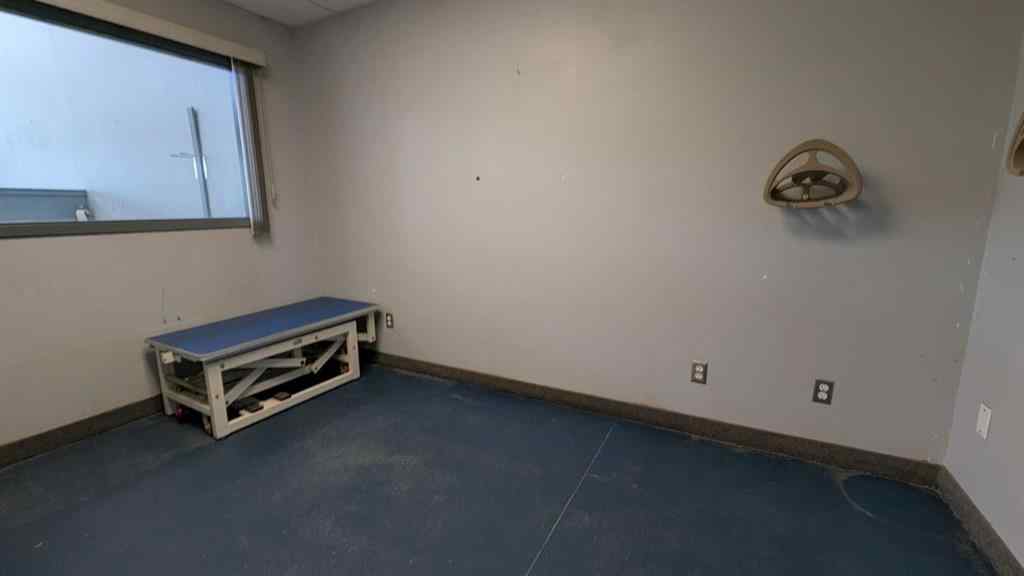 MLS® A2170240 - 5712 48 Avenue  in West End Camrose, Commercial