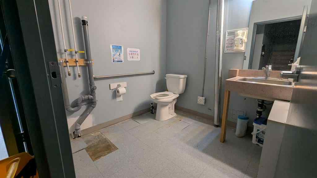MLS® A2170240 - 5712 48 Avenue  in West End Camrose, Commercial