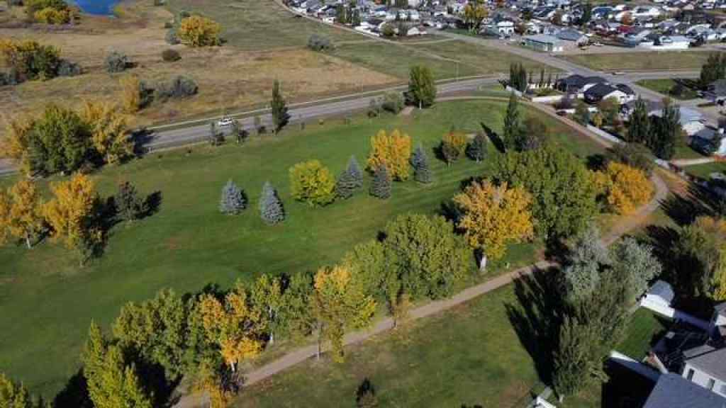 MLS® A2171296 - 87 Greystone Close E in Greystone Brooks, Residential