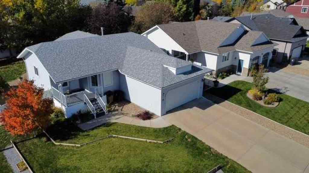 MLS® A2171296 - 87 Greystone Close E in Greystone Brooks, Residential