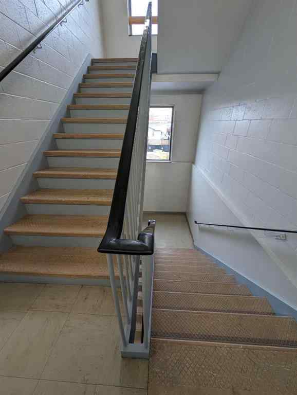 MLS® A2171445 - Unit #101 556 4 Street SE in SE Hill Medicine Hat, Commercial