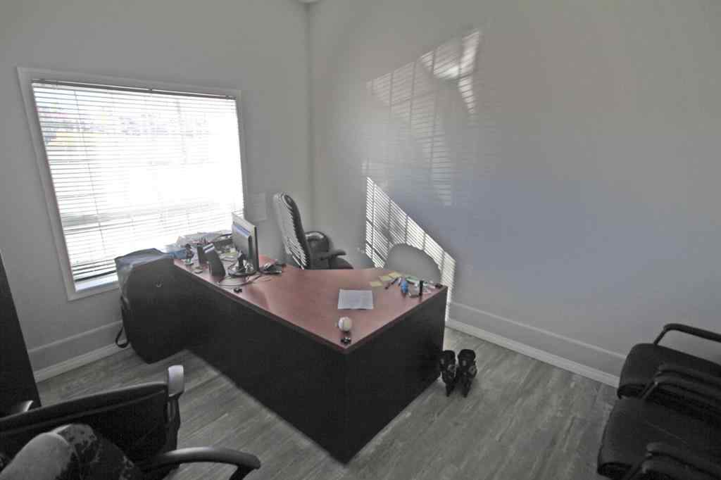 MLS® A2171838 - Unit #101 17 Sylvaire Close  in Beju Industrial Park Sylvan Lake, Commercial