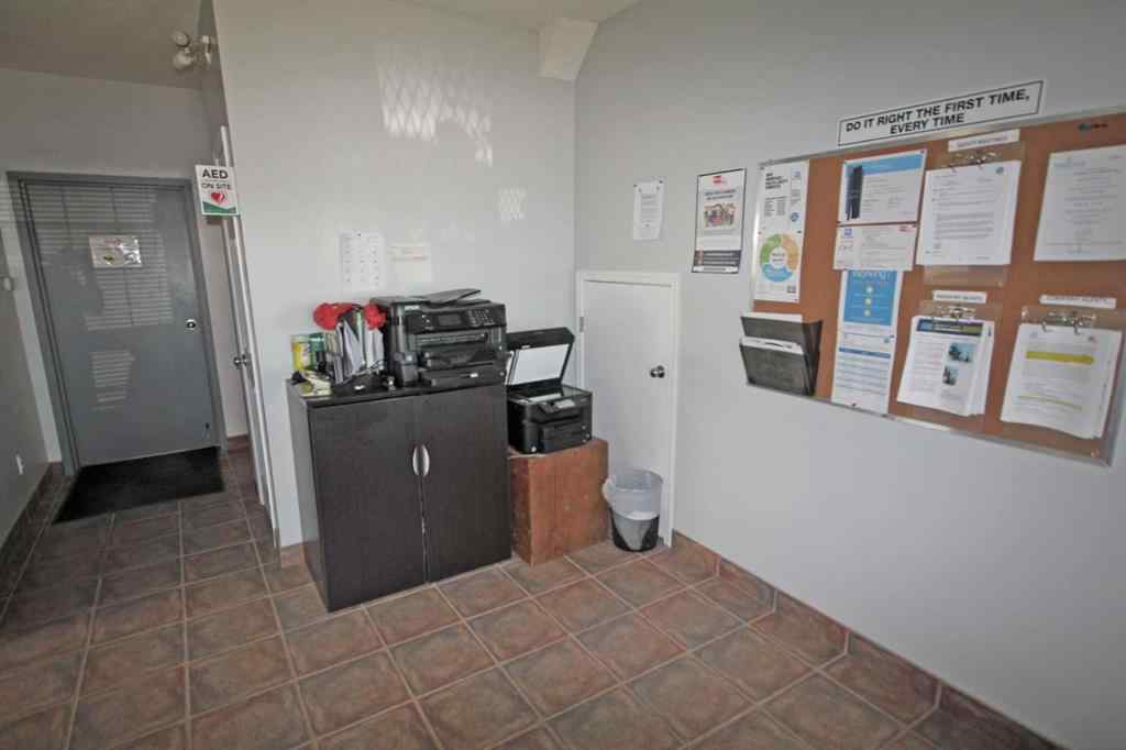 MLS® A2171838 - Unit #101 17 Sylvaire Close  in Beju Industrial Park Sylvan Lake, Commercial