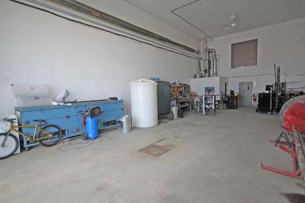 MLS® A2171838 - Unit #101 17 Sylvaire Close  in Beju Industrial Park Sylvan Lake, Commercial