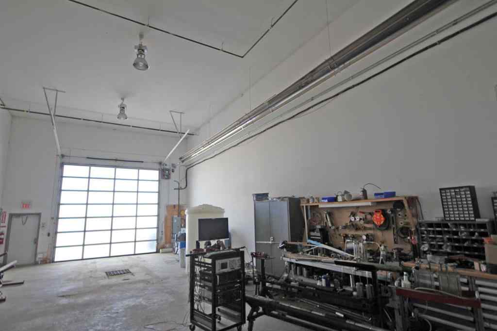 MLS® A2171838 - Unit #101 17 Sylvaire Close  in Beju Industrial Park Sylvan Lake, Commercial