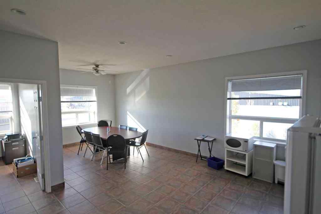 MLS® A2171838 - Unit #101 17 Sylvaire Close  in Beju Industrial Park Sylvan Lake, Commercial