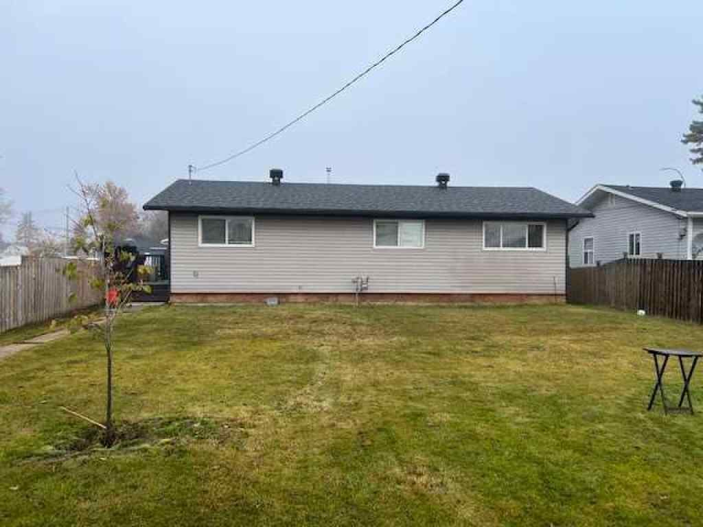 MLS® A2172281 - 10015 100 Street  in NONE High Level, Residential