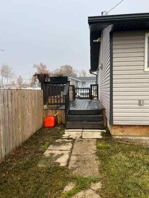 MLS® A2172281 - 10015 100 Street  in NONE High Level, Residential